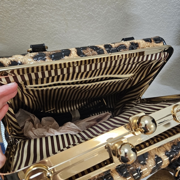 Leopard Patent Bag - Picture 9 of 15